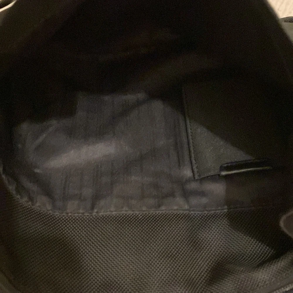 Tumi Alpha Slim Expandable Messenger Bag Black Ballistic Nylon Flip Over 22177DH